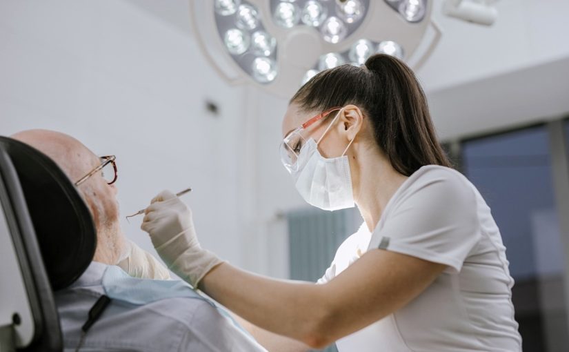 What UK Patients Should Know Before Getting Dental Implants Abroad